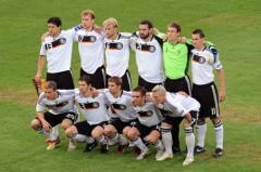 欧冠首轮：精彩瞬间与新星闪耀，经典对决回顾