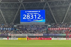 中超激战正酣：蓉城绝平申花，海港胜国安，前三名积分差距仅3分