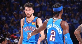 魔术队核心球员续约1.5亿却变替补，新赛季角色调整与灰熊交易疑云